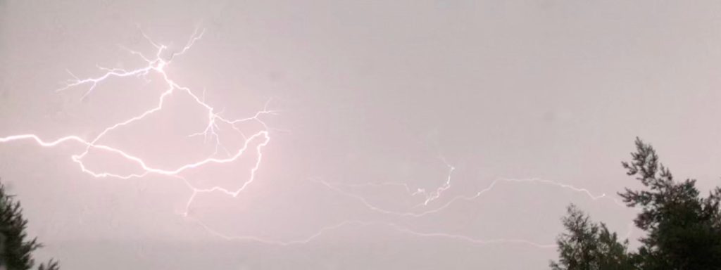 Solceller og tordenvejr